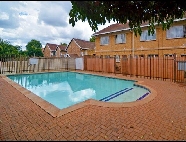 2 BEDROOM APARTMENT FOR SALE IN WINDSOR